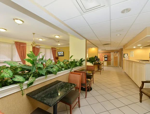 Quality Inn At the Mall - Valdosta hotel detail image 3