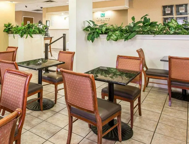 Quality Inn At the Mall - Valdosta hotel detail image 3