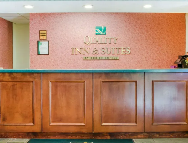 Quality Inn & Suites Burnham hotel detail image 1