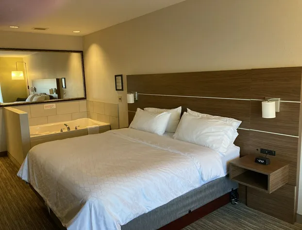 Holiday Inn Express & Suites Portland by IHG hotel detail image 4