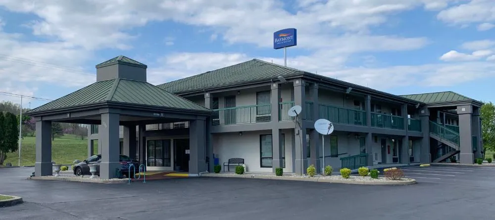 Baymont by Wyndham Cave City hotel hero