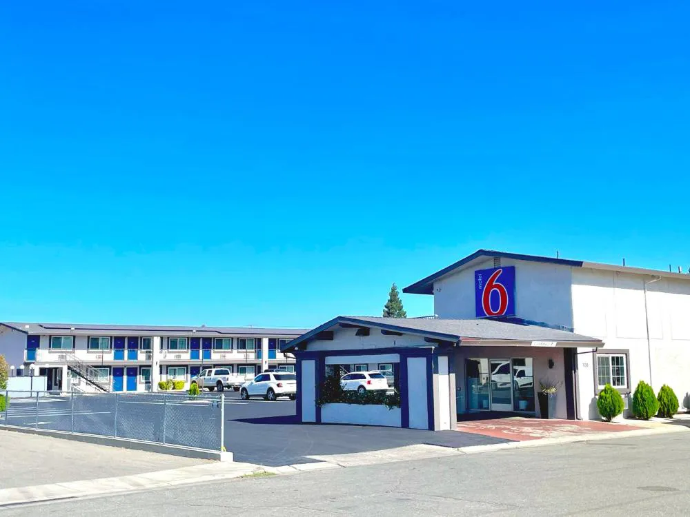 Motel 6 Yuba City, CA hotel hero