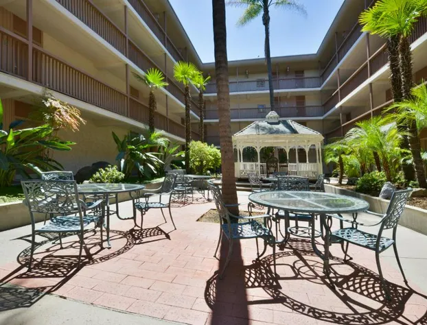 Best Western Plus Thousand Oaks Inn hotel detail image 1