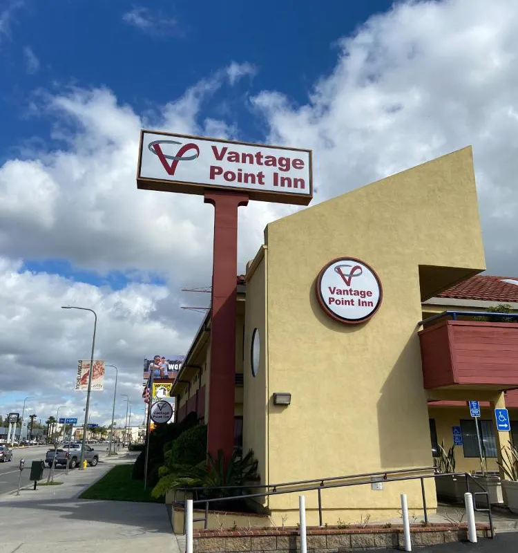 Vantage Point Inn Woodland Hills hotel hero