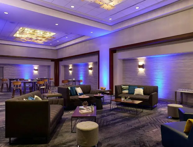 Renaissance Los Angeles Airport Hotel hotel detail image 4