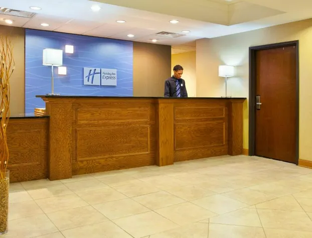 Holiday Inn Express Hotel & Suites Chicago South Lansing by IHG hotel detail image 2