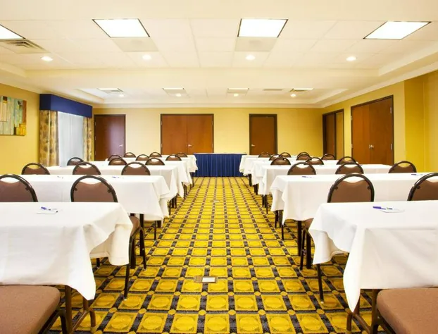 Holiday Inn Express Hotel & Suites Chicago South Lansing by IHG hotel detail image 1