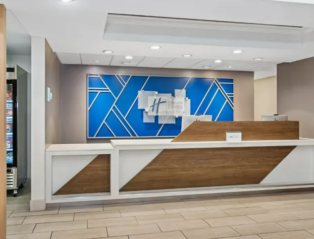 Holiday Inn Express Hotel & Suites Chicago South Lansing by IHG hotel detail image 2