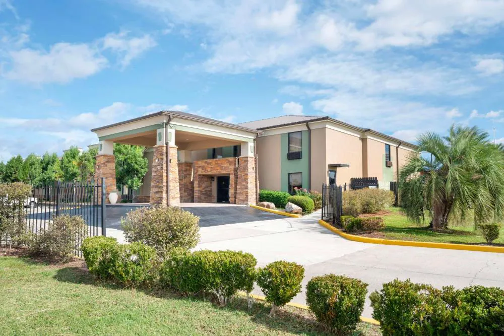 Best Western Bayou Inn hotel hero