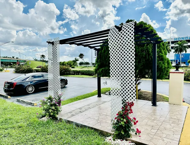 Belmont Inn & Suites hotel detail image 1