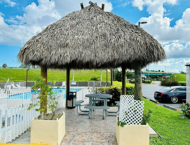 Belmont Inn & Suites hotel detail image 4