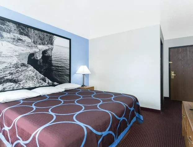 Super 8 by Wyndham Wisconsin Dells hotel detail image 2