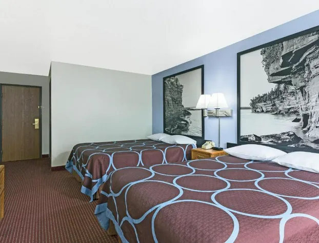 Super 8 by Wyndham Wisconsin Dells hotel detail image 4