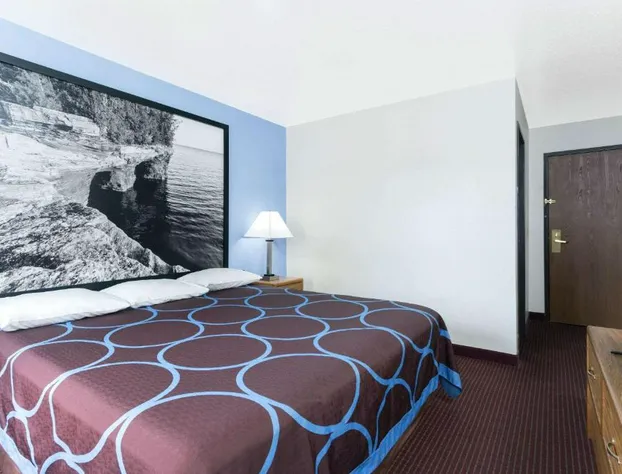 Super 8 by Wyndham Wisconsin Dells hotel detail image 2