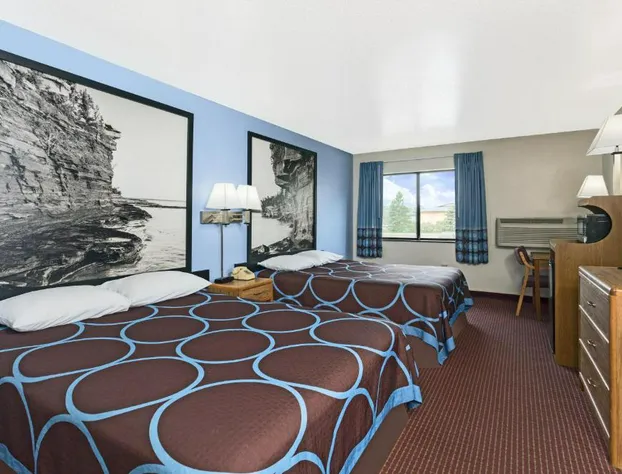 Super 8 by Wyndham Wisconsin Dells hotel detail image 3