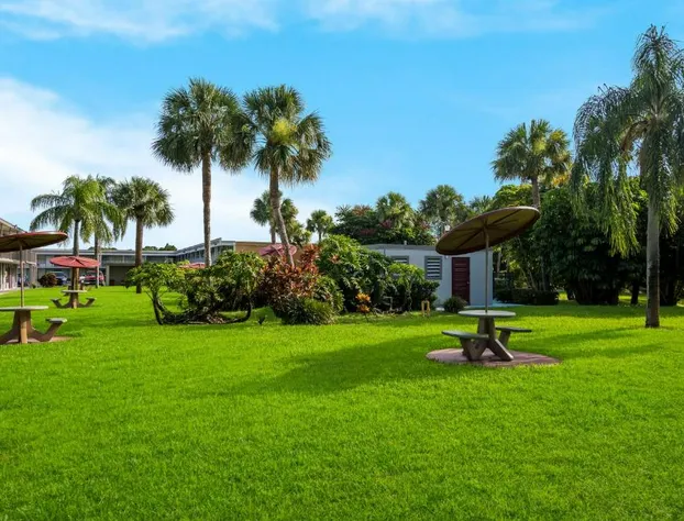 HomeTowne Studios By Red Roof Vero Beach - I-95 hotel detail image 4