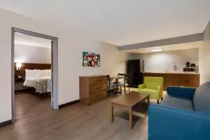 HomeTowne Studios By Red Roof Vero Beach - I-95 hotel hero