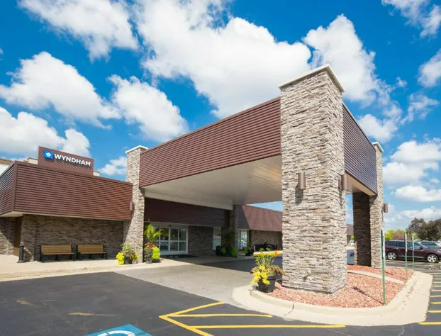 Wyndham Chicago O'Hare hotel detail image 1