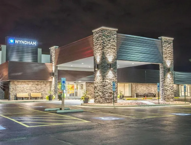 Wyndham Chicago O'Hare hotel detail image 3