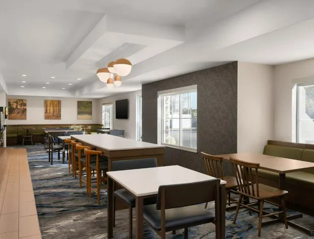 Fairfield Inn & Suites by Marriott Chicago Naperville/Aurora hotel detail image 1