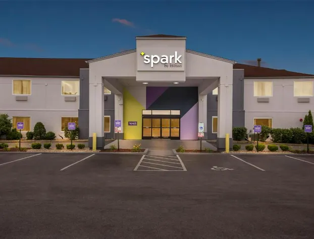 Spark by Hilton Oak Forest hotel detail image 1