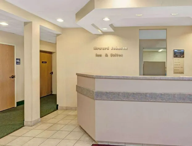 Red Lion Inn & Suites Elk Grove Village hotel detail image 2