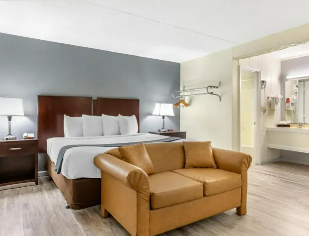 Econo Lodge Conway Central hotel detail image 1