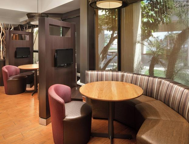 Courtyard by Marriott Anaheim Buena Park hotel detail image 2