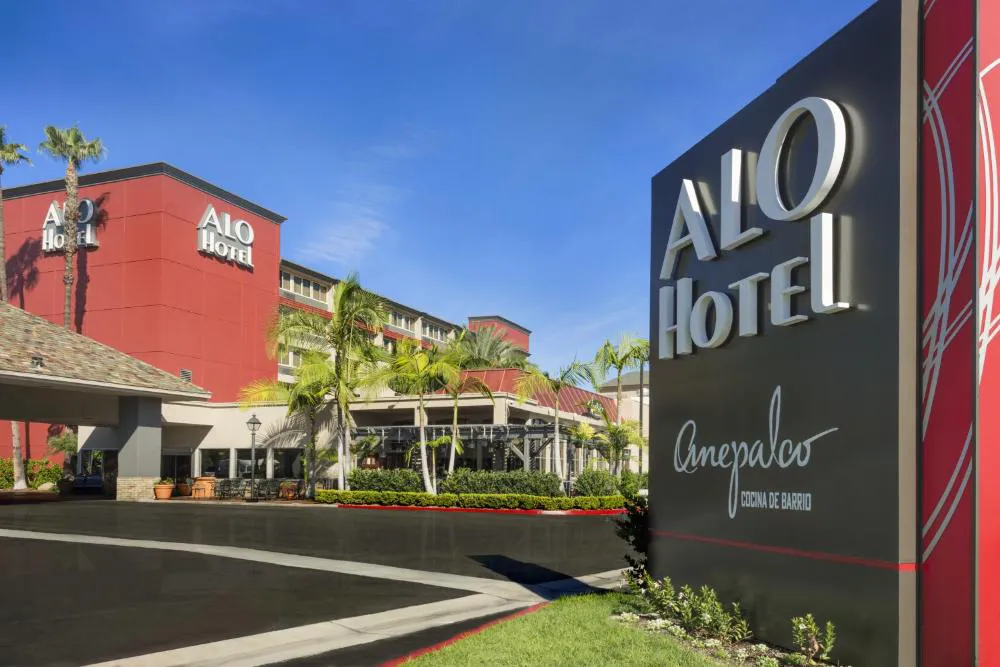 ALO Hotel by Ayres, Orange hotel hero