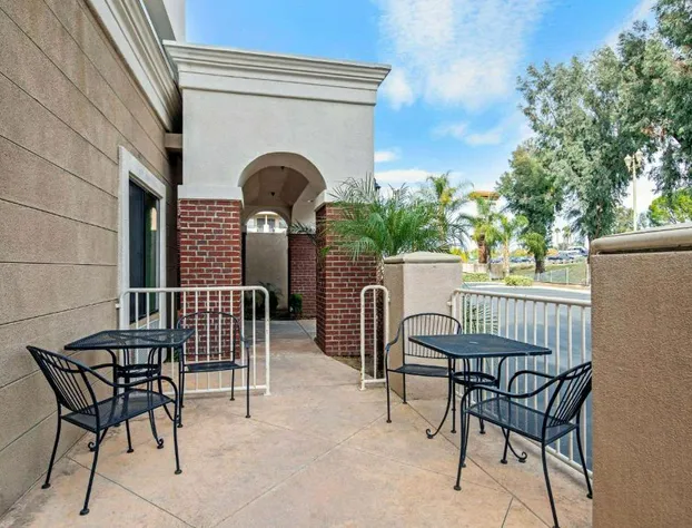 La Quinta Inn & Suites by Wyndham Temecula hotel detail image 2