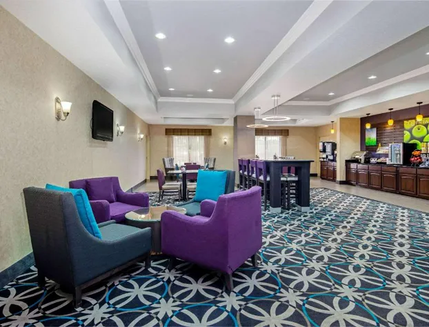 La Quinta Inn & Suites by Wyndham Temecula hotel detail image 3