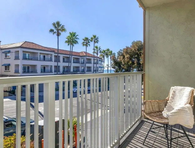 Best Western Plus Beach View Lodge Carlsbad hotel detail image 1