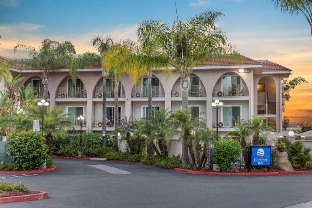 Comfort Inn Escondido San Diego North County hotel hero