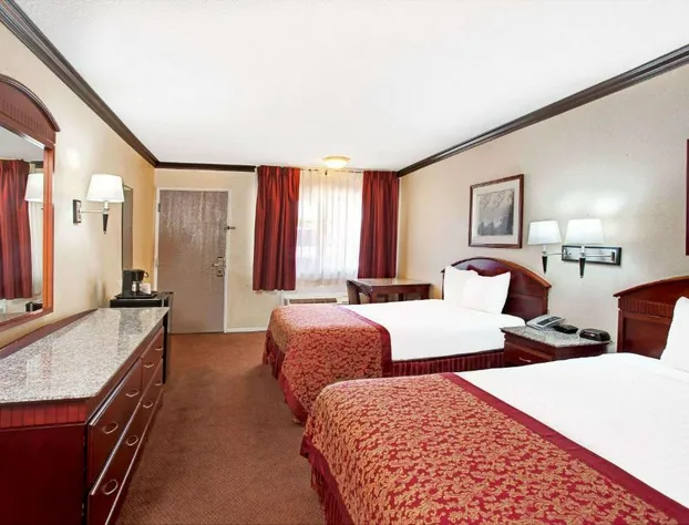 Ramada by Wyndham Pasadena hotel detail image 3