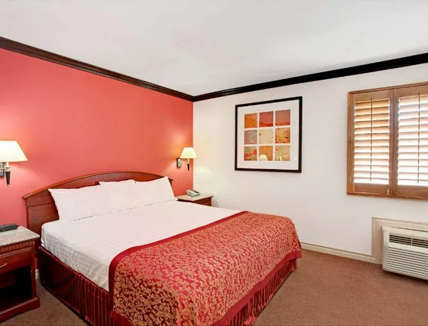 Ramada by Wyndham Pasadena hotel detail image 4