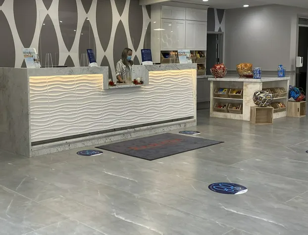 Ramada by Wyndham Hartford North / Bradley Airport hotel detail image 3