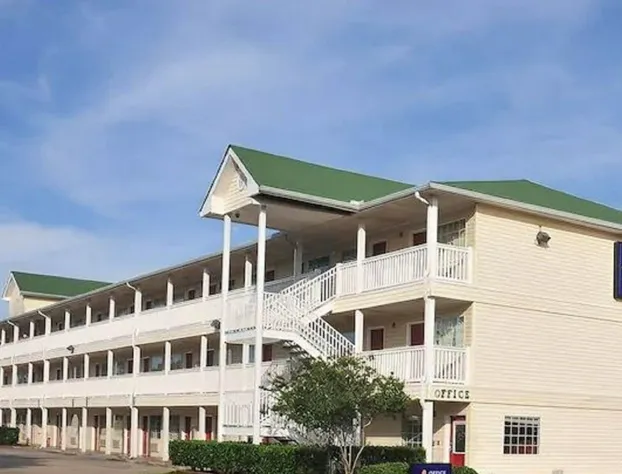 InTown Suites Extended Stay Select New Orleans LA - Harvey hotel detail image 1