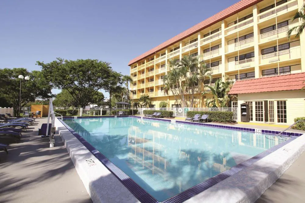 La Quinta Inn & Suites by Wyndham Coral Springs Univ Dr hotel hero
