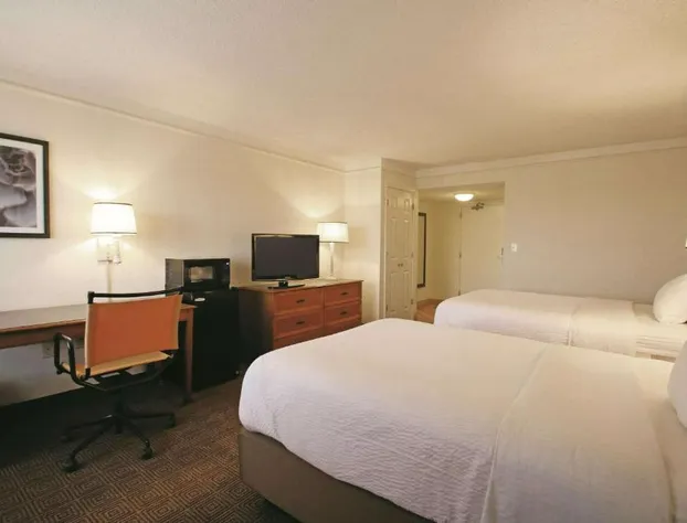 La Quinta Inn & Suites by Wyndham Coral Springs Univ Dr hotel detail image 2