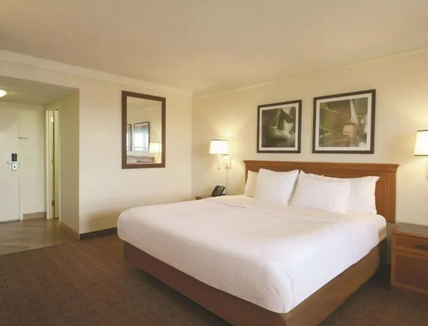 La Quinta Inn & Suites by Wyndham Coral Springs Univ Dr hotel detail image 4