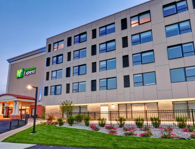 Holiday Inn Express Boston by IHG hotel detail image 1