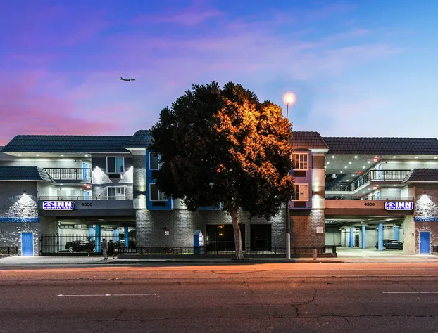 Hollywood Inn Express LAX hotel detail image 4