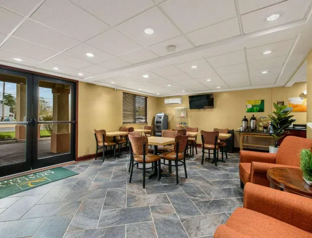 Hibiscus Inn & Suites hotel detail image 2