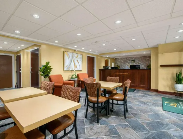 Hibiscus Inn & Suites hotel detail image 4