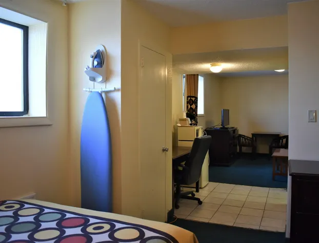 Super 8 by Wyndham Atlantic City hotel detail image 2