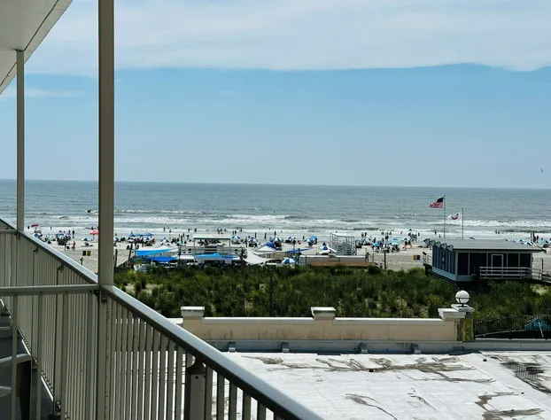 Days Inn by Wyndham Atlantic City Oceanfront-Boardwalk hotel detail image 2