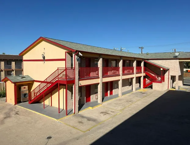 Executive Inn & Suites Near Lackland AFB hotel detail image 1