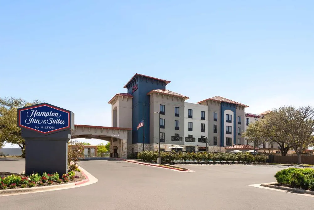 Hampton Inn & Suites San Marcos hotel hero