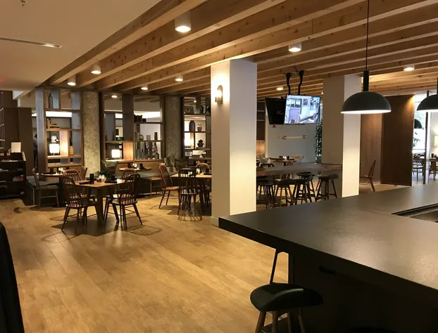 DoubleTree by Hilton Atlanta Windy Hill Ballpark hotel detail image 1