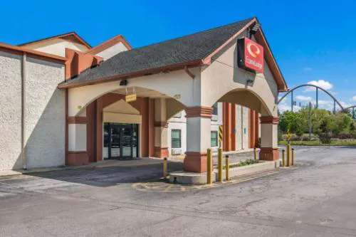 Econo Lodge At Six Flags hotel hero
